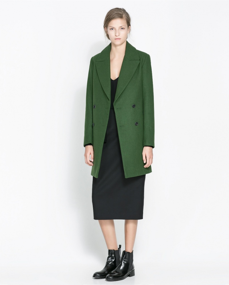 Płaszcz w kolorze soczystej zieleni