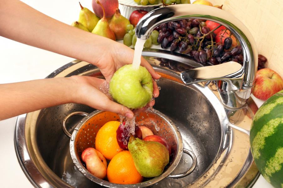 Mycie owoców