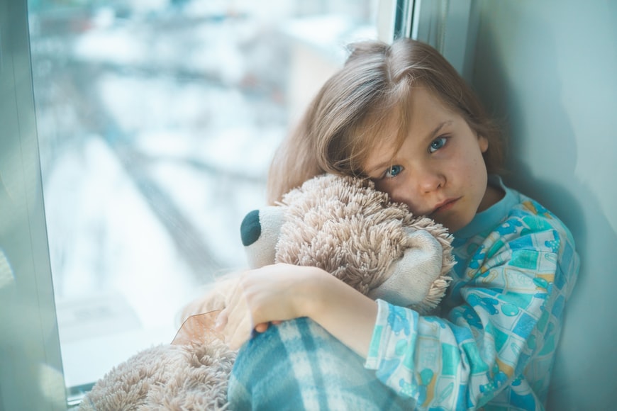 choroby dzieci - apatyczne i smutne dziecko